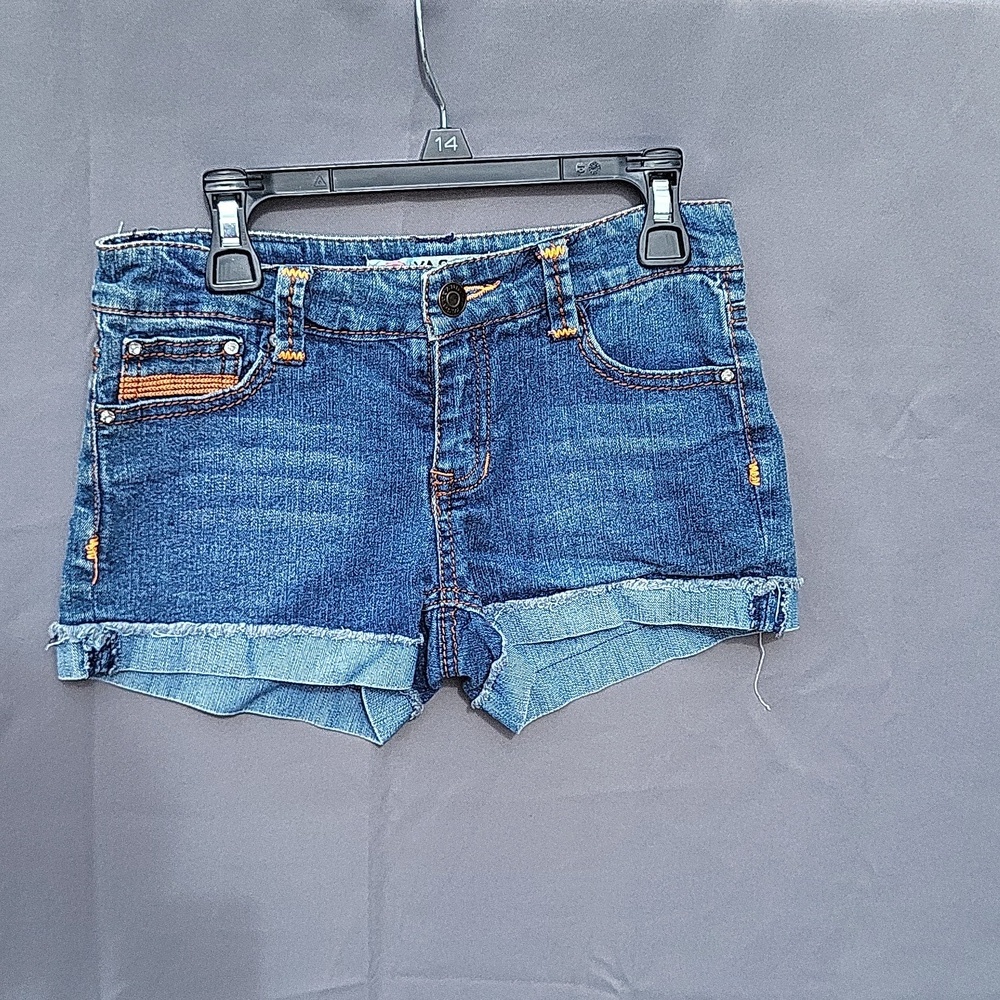 (J7) Girls cuffed shorts, size 10, Yaso